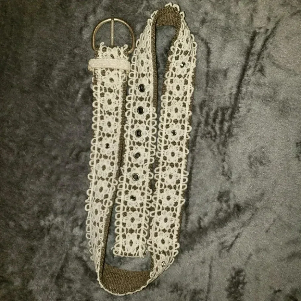 Lace belt with brown backing‎ size 3-5